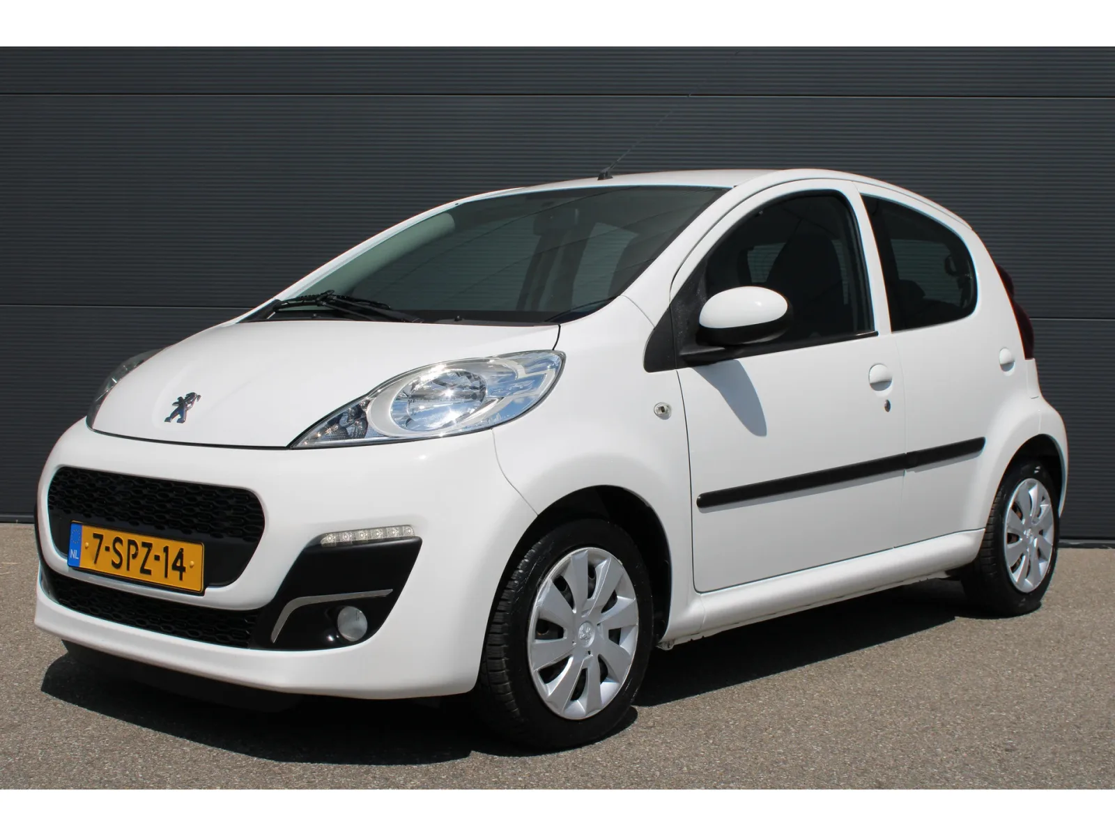 Peugeot 107 (2013) — foto 1