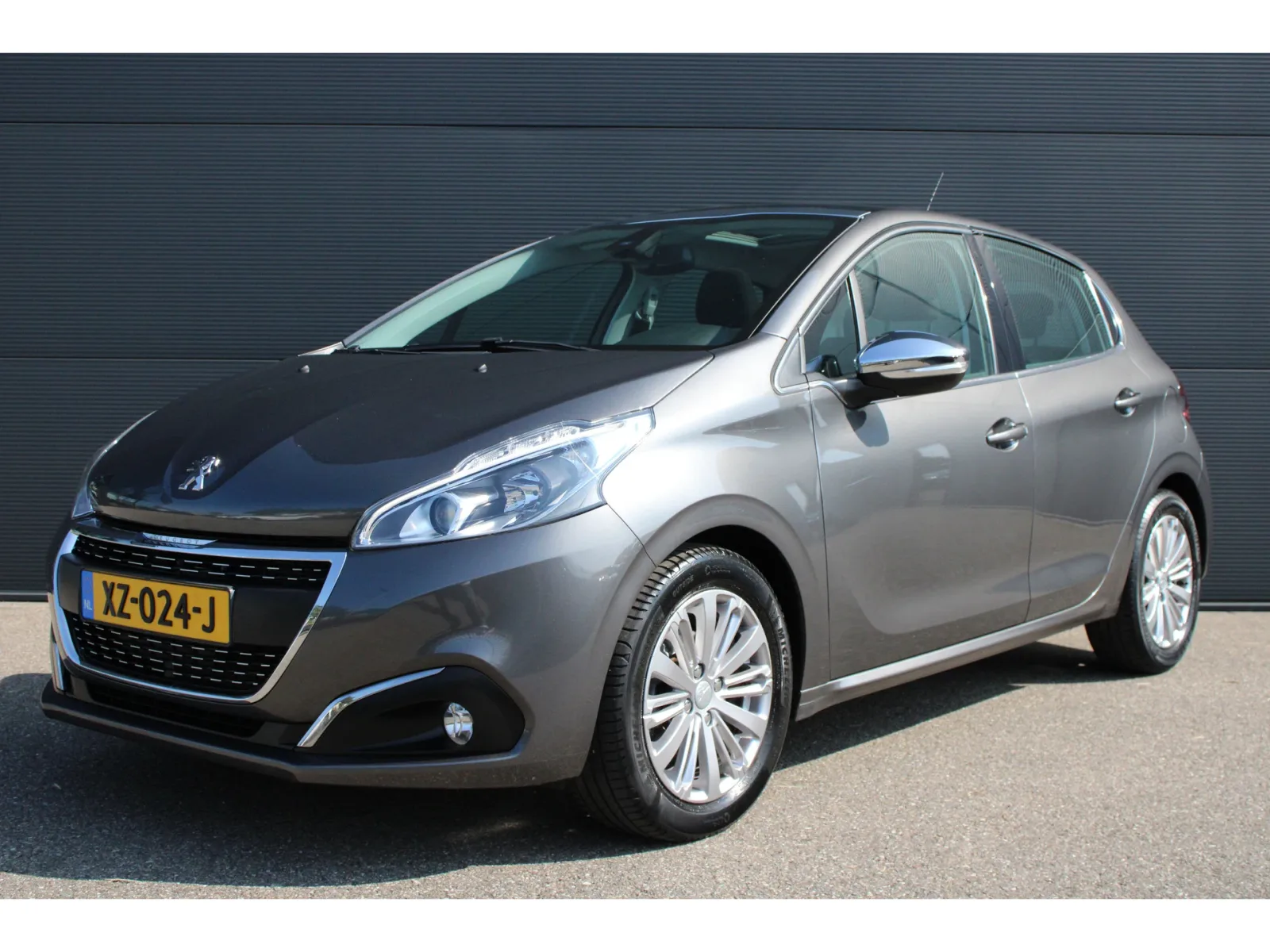 Peugeot 208 (2019) — foto 1