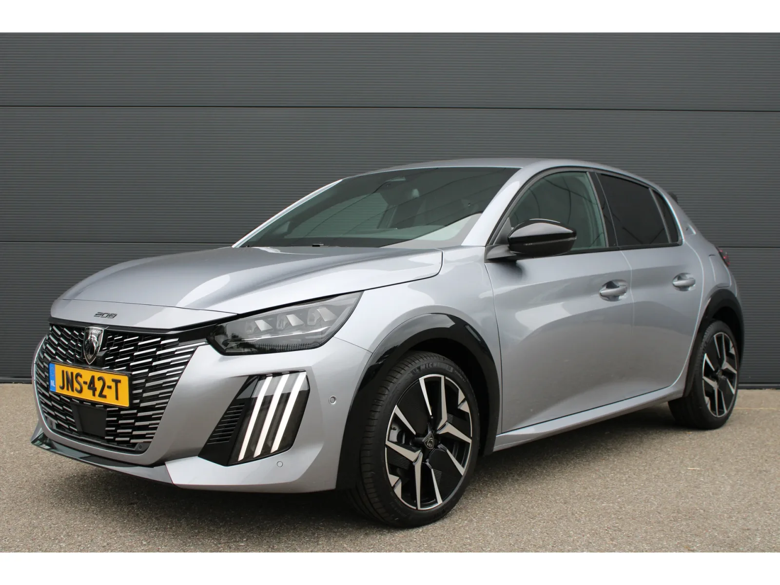 Peugeot 208 (2025) — foto 1
