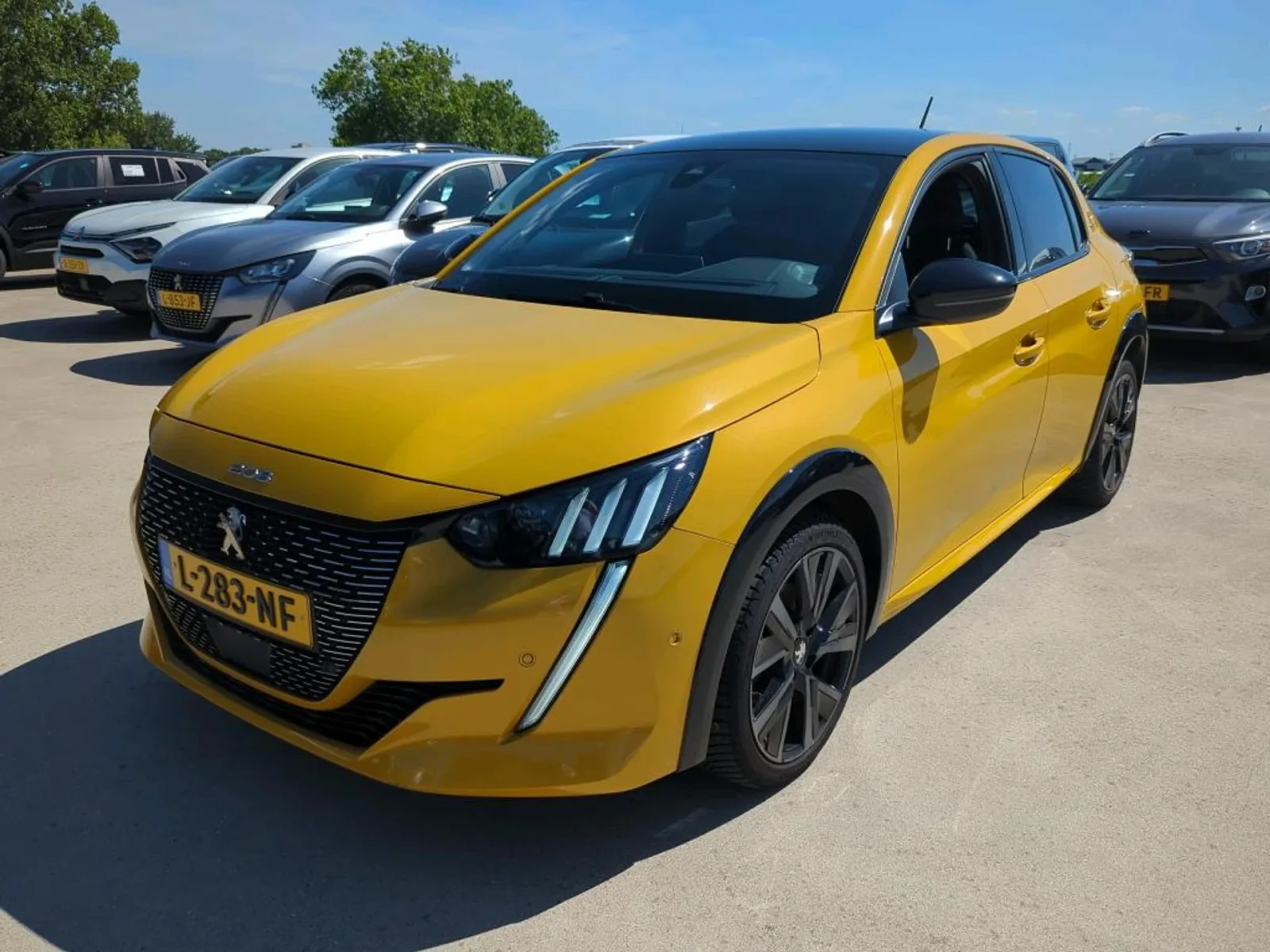 Peugeot 208 (2021) — foto 1