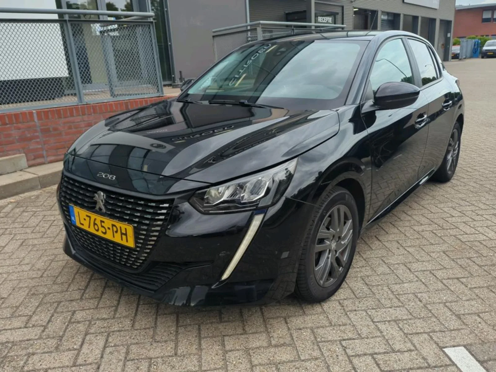 Peugeot 208 (2021) — foto 1