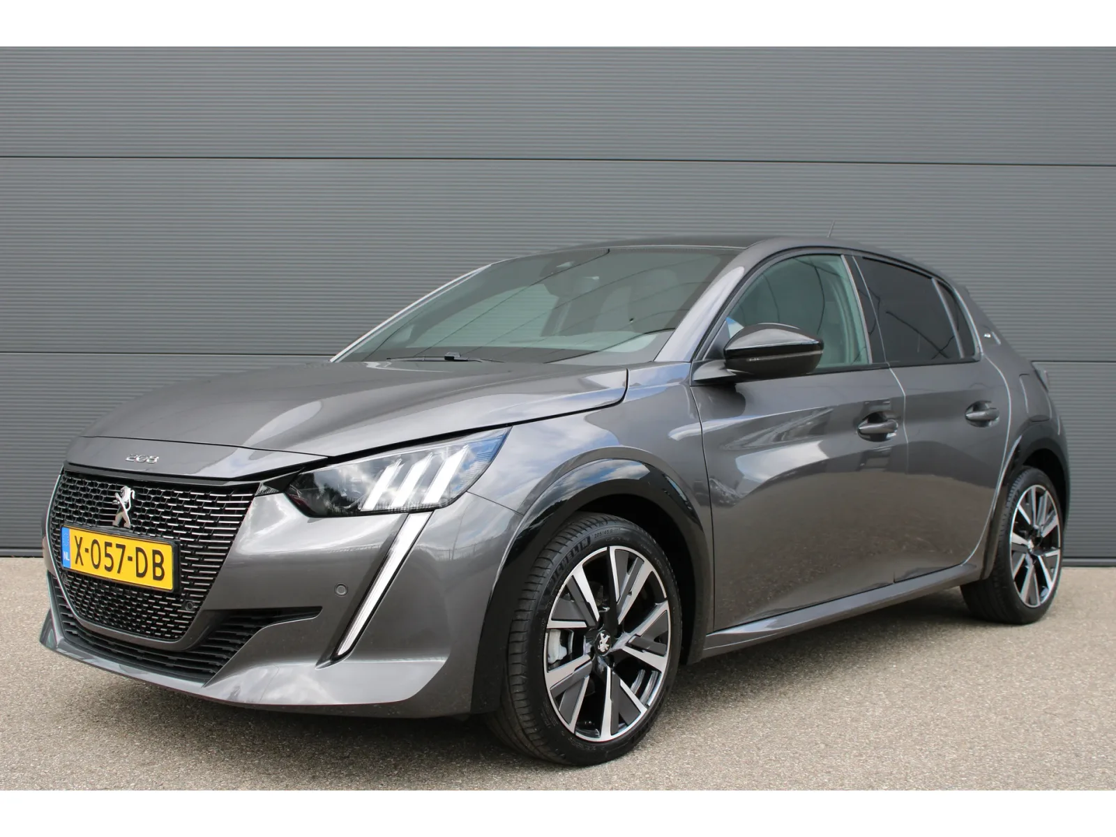 Peugeot 208 (2023) — foto 1