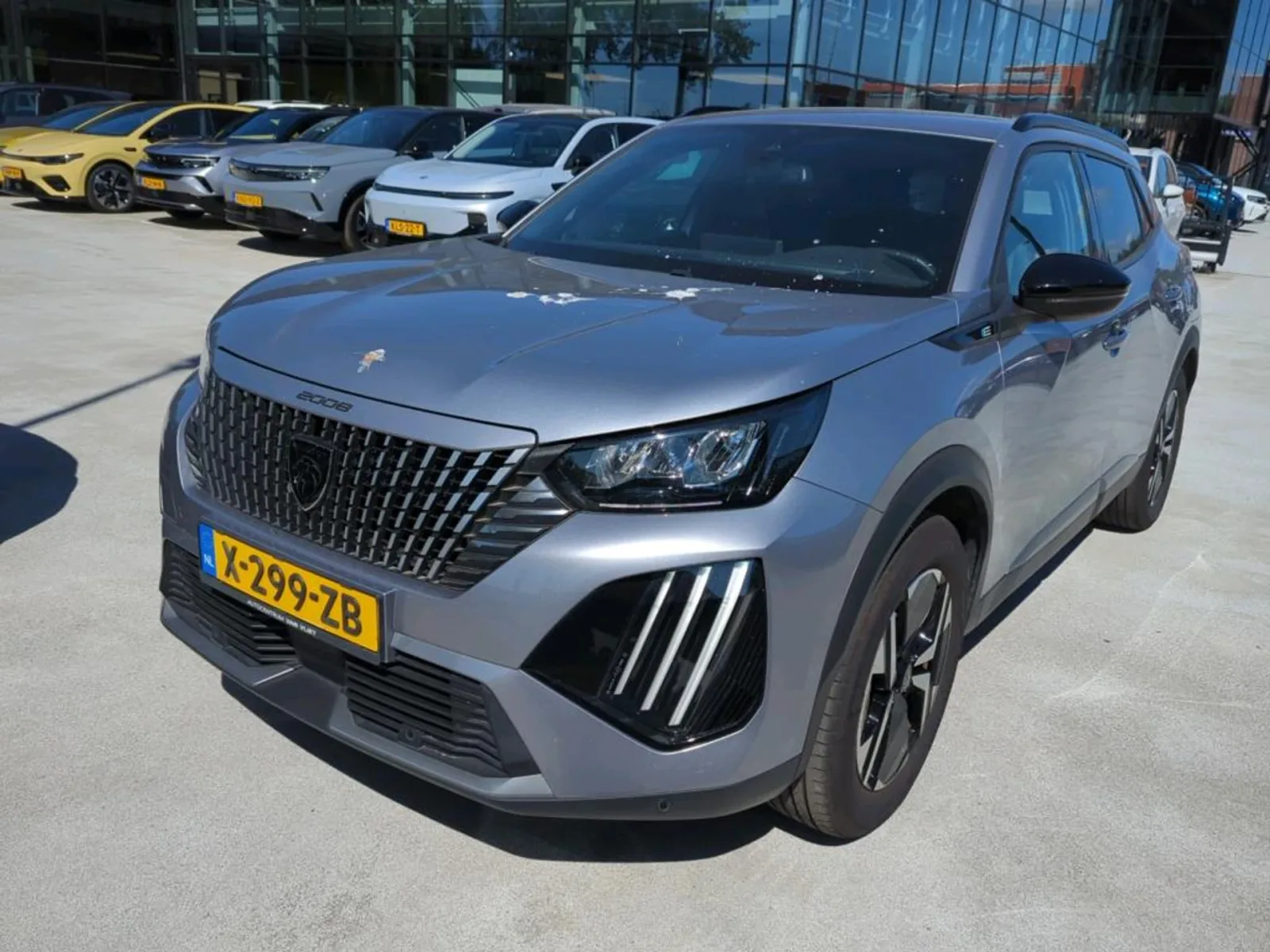 Peugeot e-2008 (2024) — foto 1