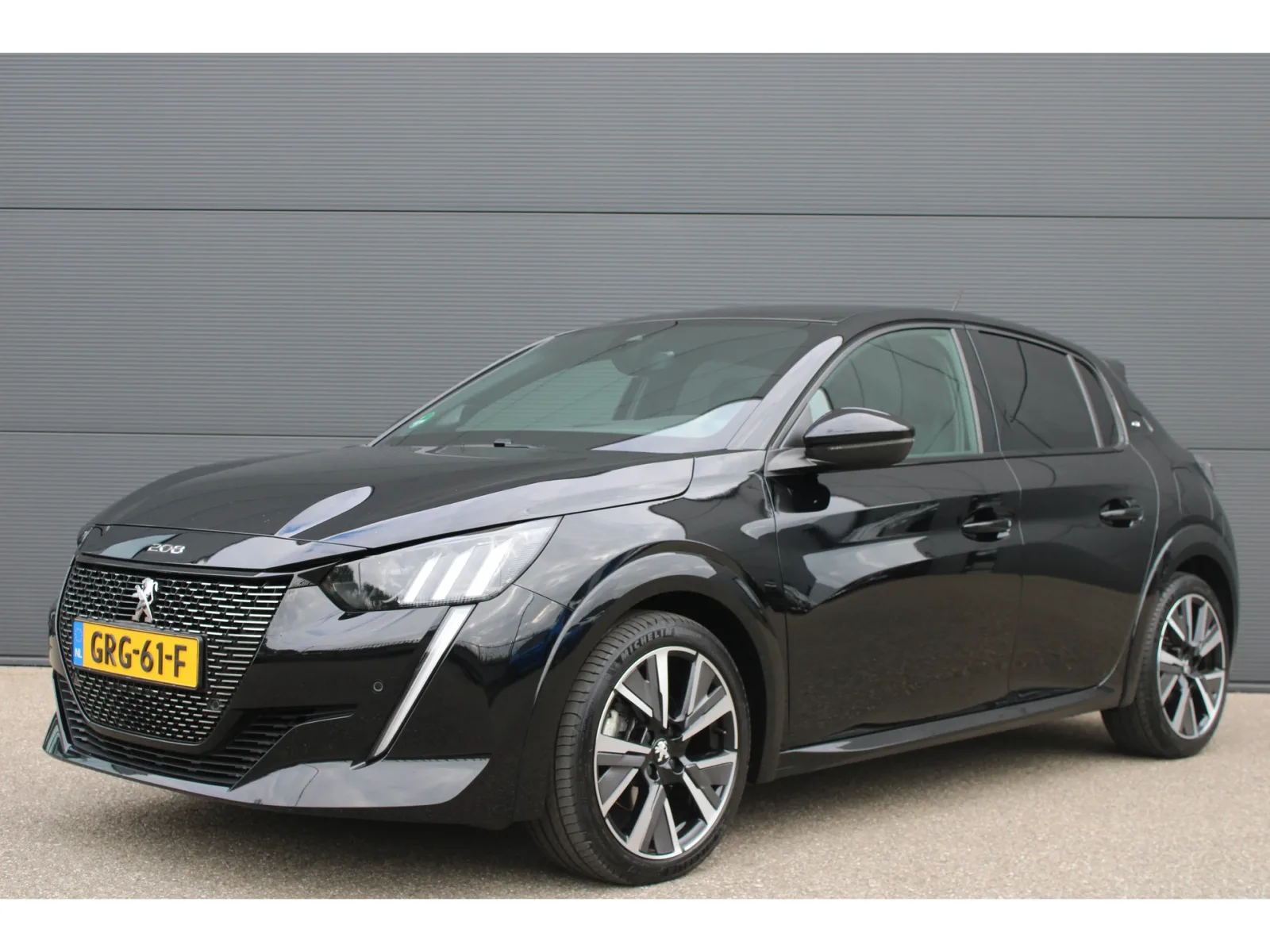 Peugeot 208 (2023) — foto 1