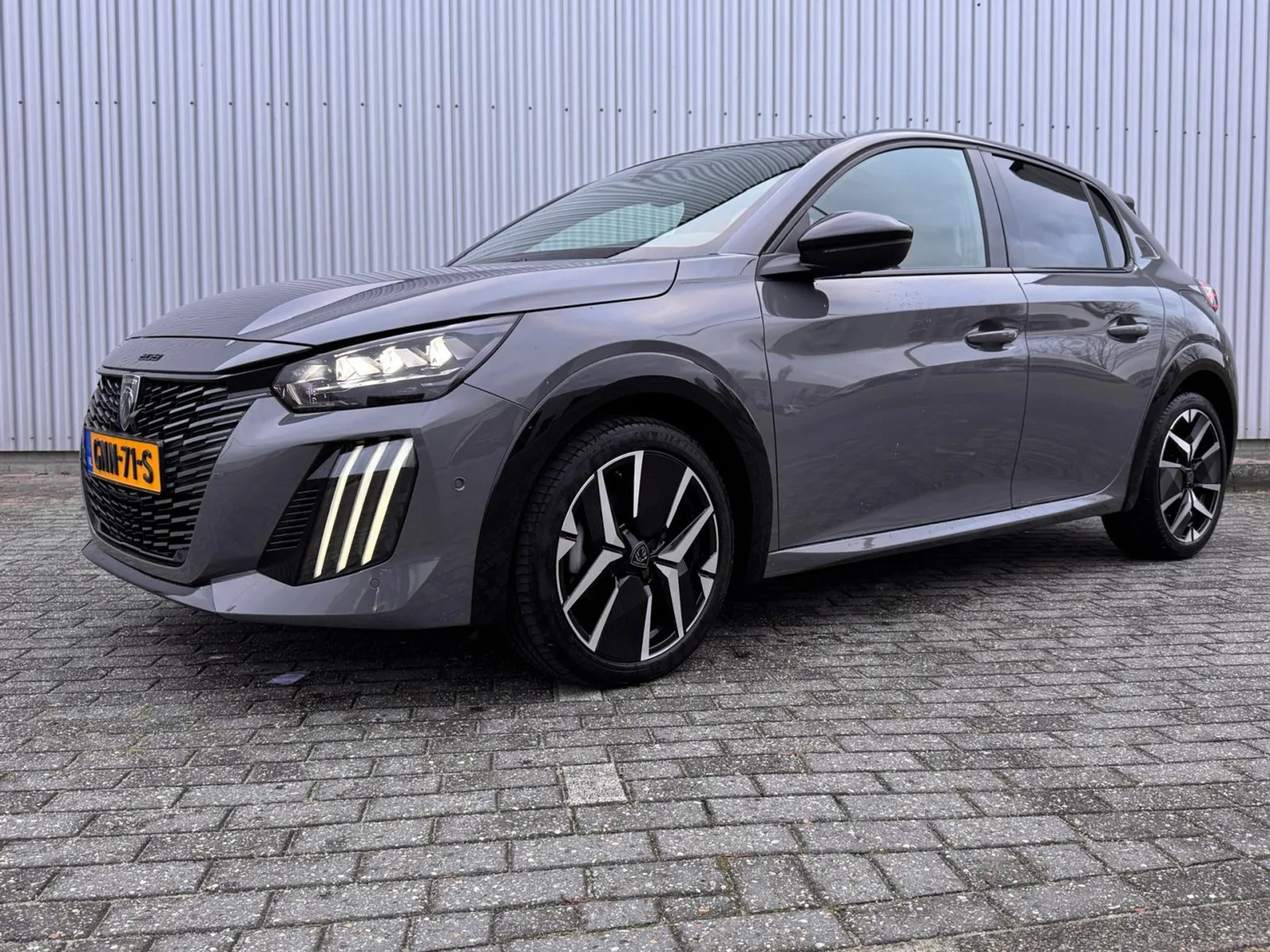 Peugeot 208 (2024) — foto 1