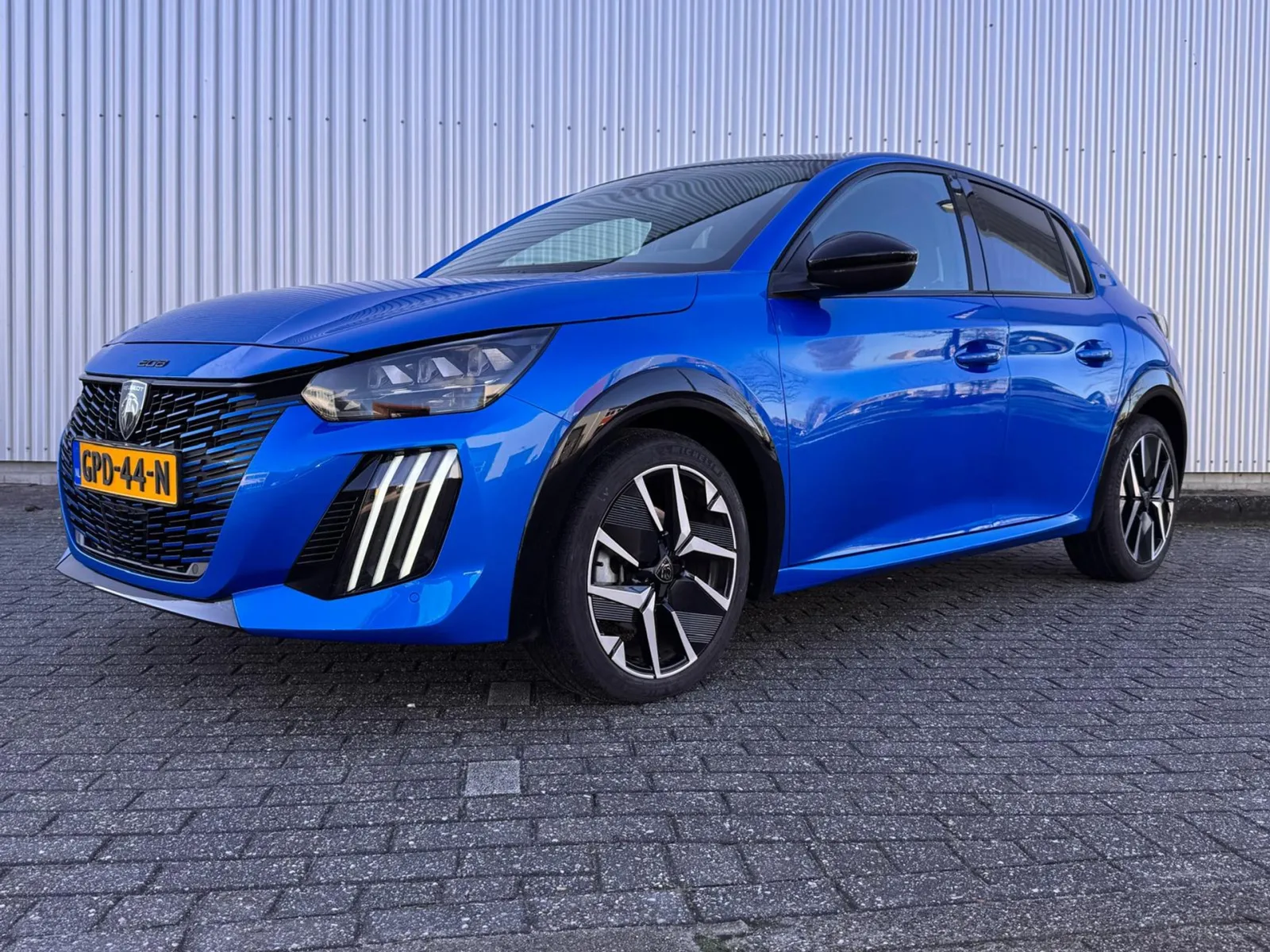Peugeot 208 (2024) — foto 1