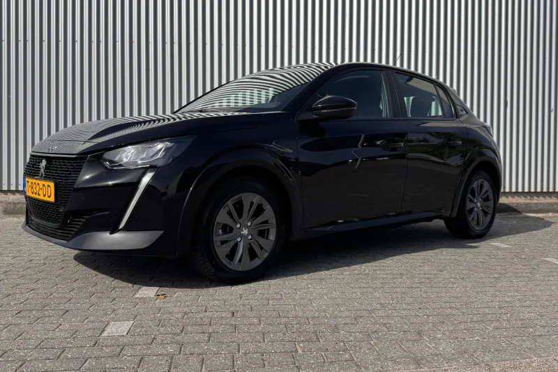 Peugeot e-208 (2023)