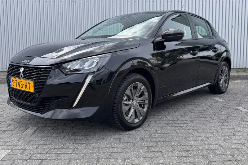 Peugeot e-208 (2023)