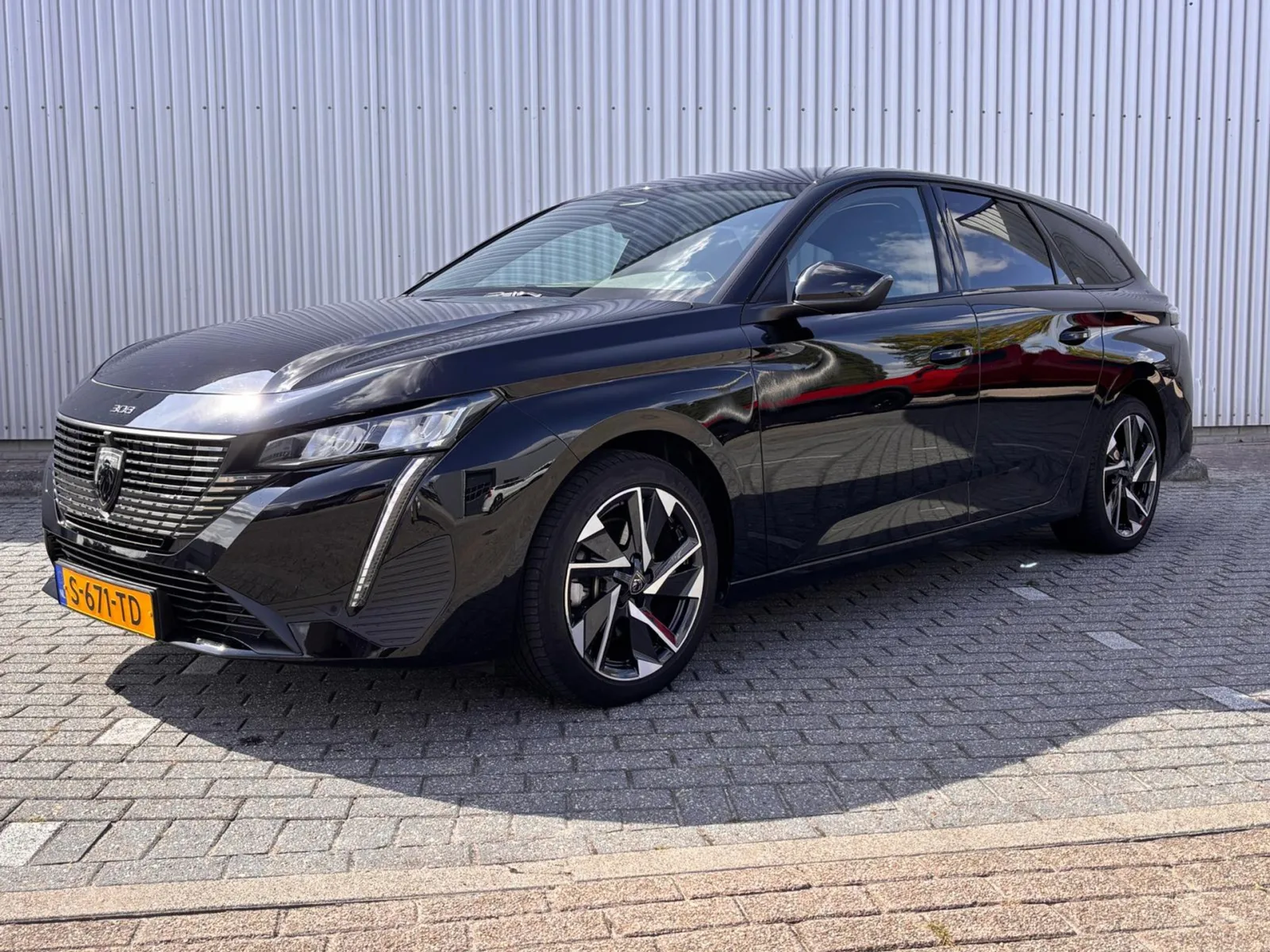Peugeot 308 (2023) — foto 1