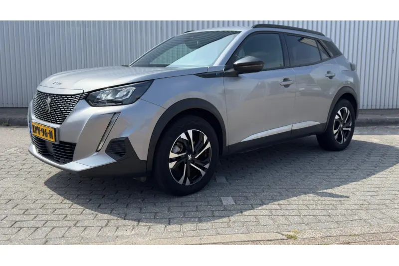 Peugeot e-2008 (2023)