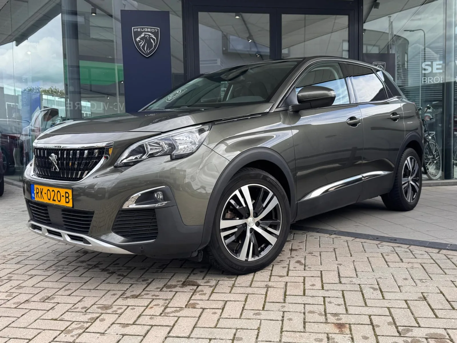 Peugeot 3008 (2017) — foto 1