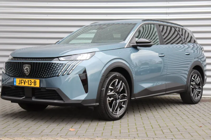 Peugeot 5008 (2025)