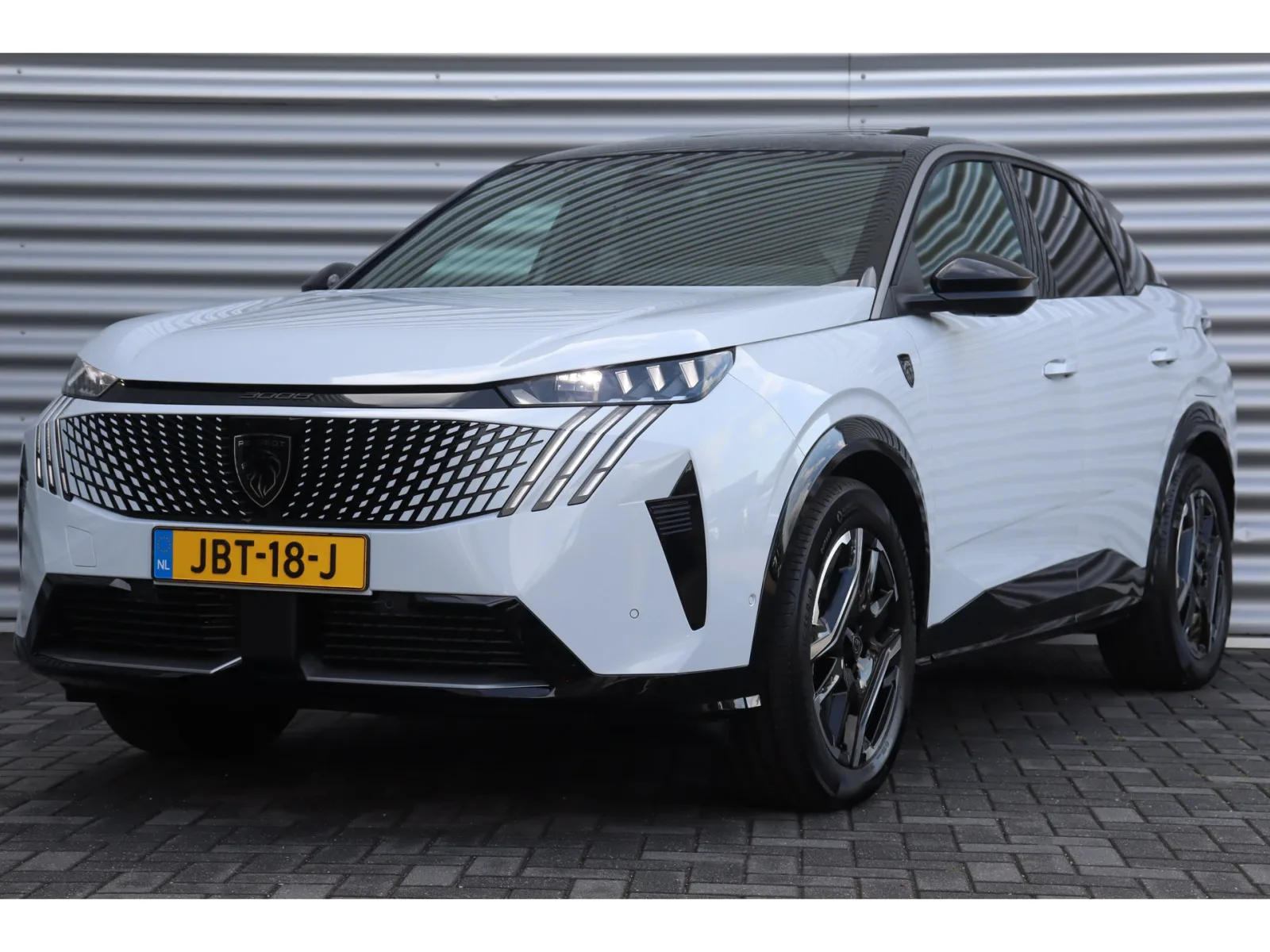 Peugeot e-3008 (2025) — foto 1