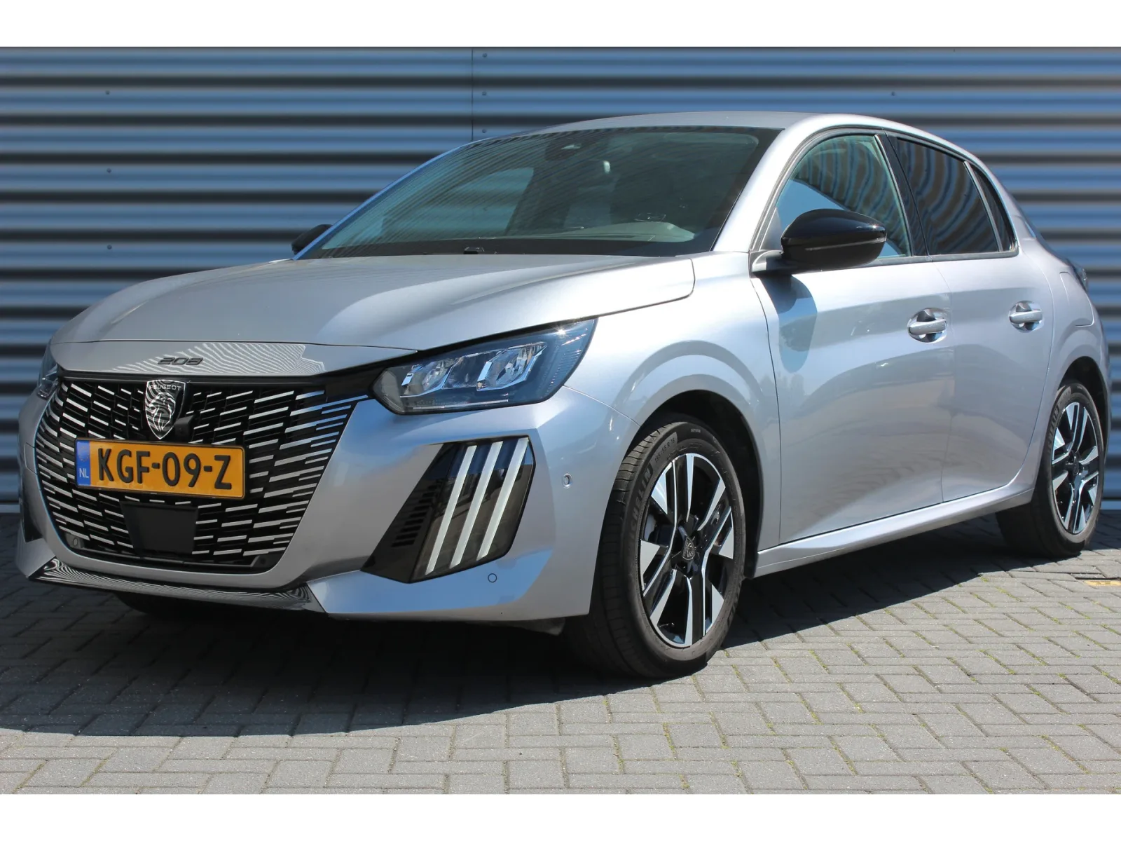 Peugeot 208 (2024) — foto 1