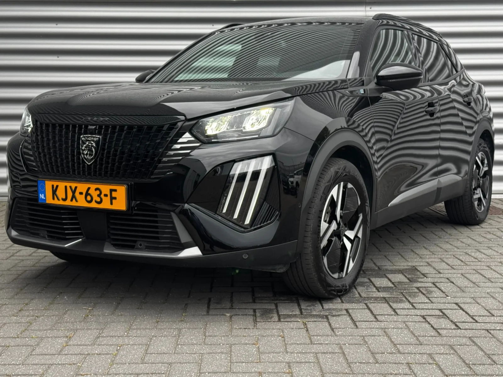 Peugeot e-2008 (2025) — foto 1