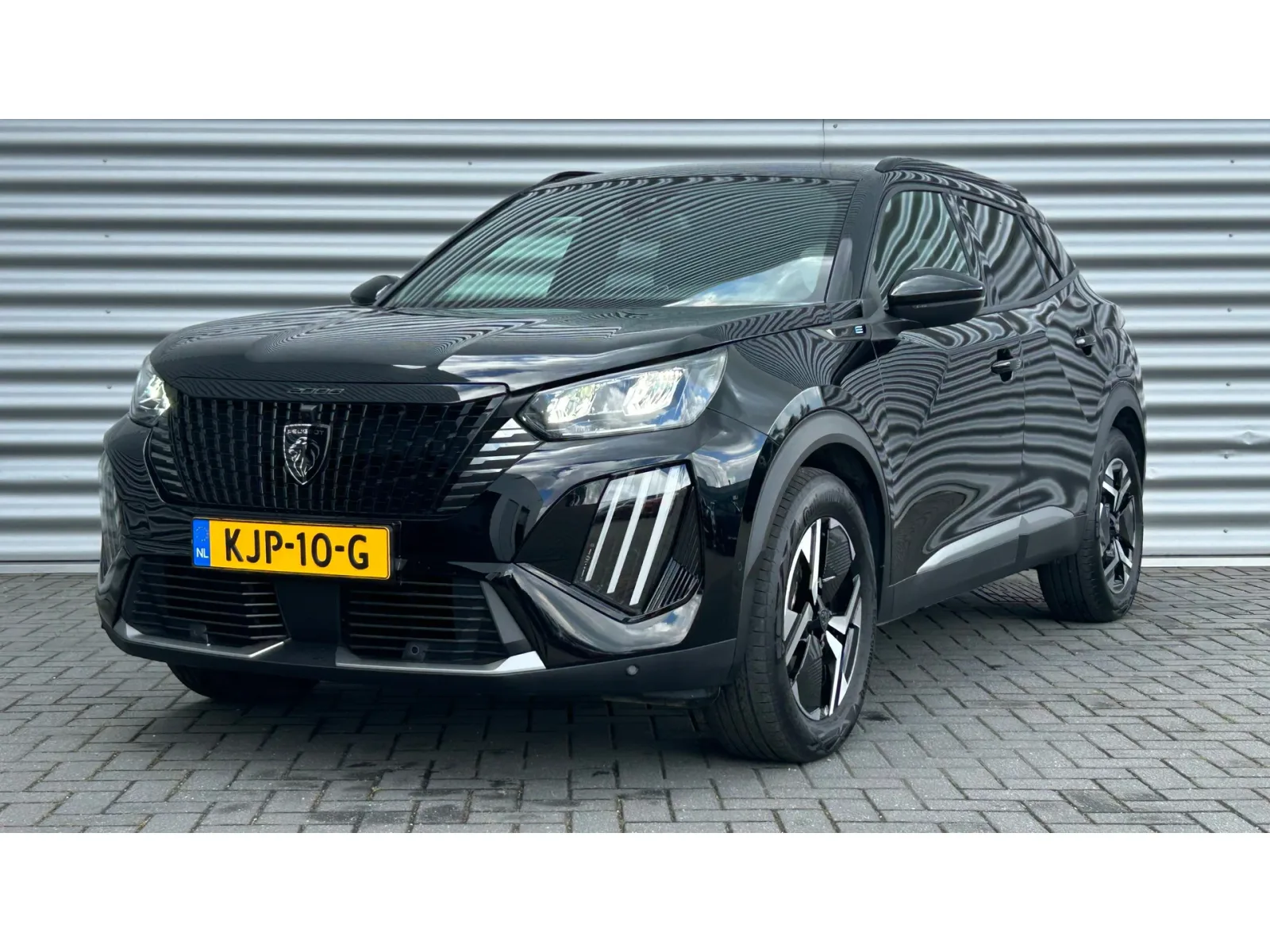 Peugeot e-2008 (2025) — foto 1