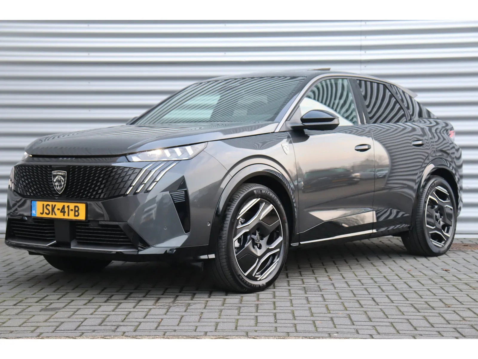 Peugeot e-3008 (2025) — foto 1