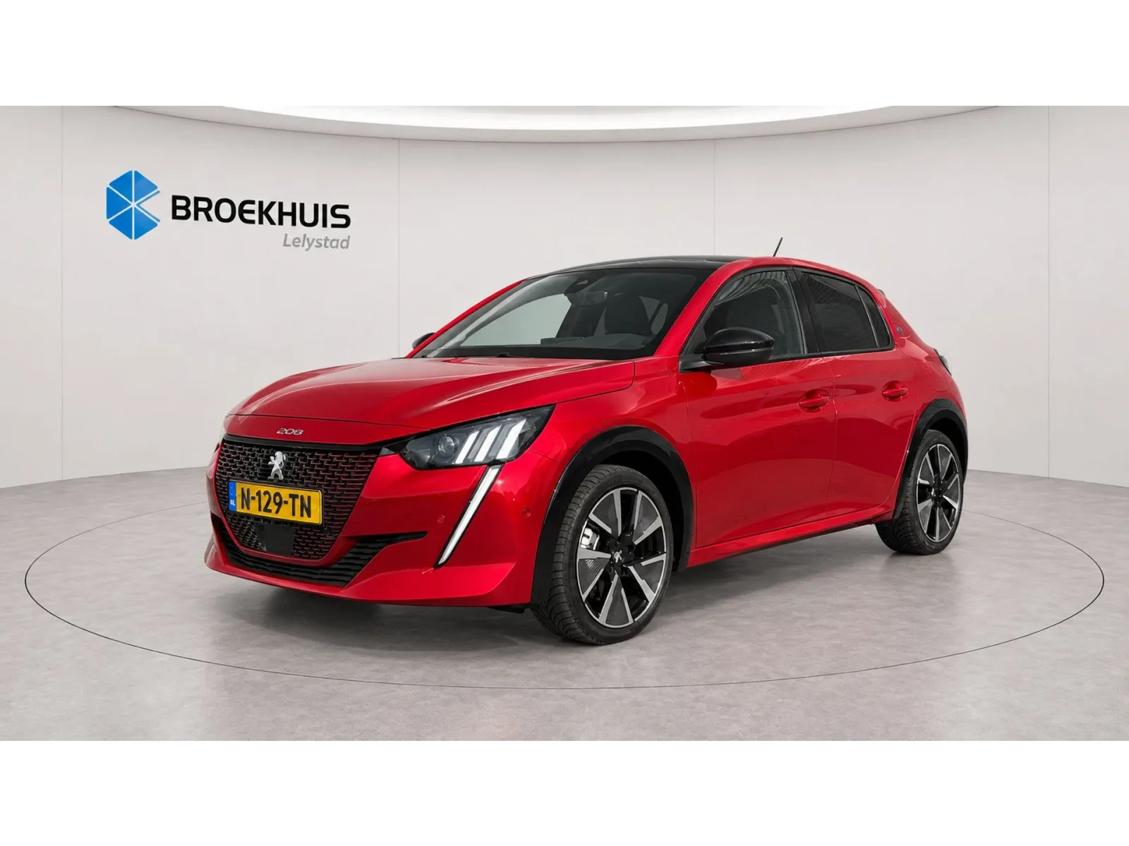 Peugeot e-208 (2022) — foto 1