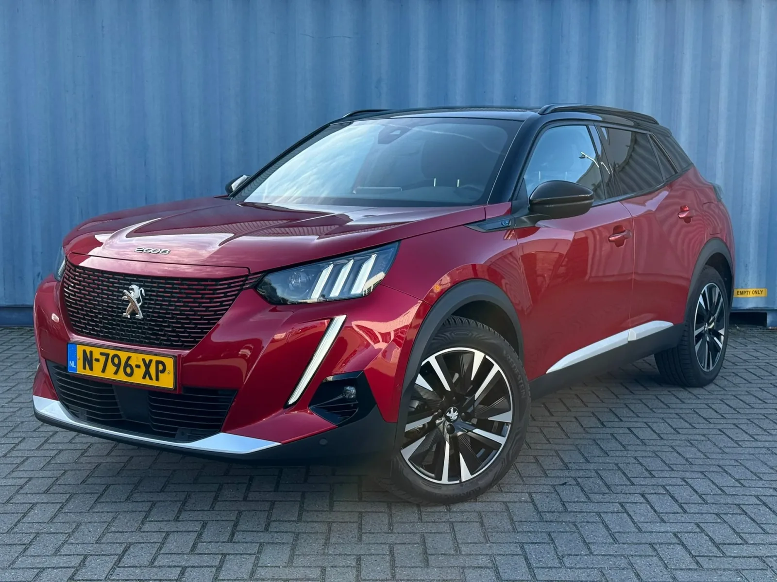 Peugeot e-2008 (2022) — foto 1
