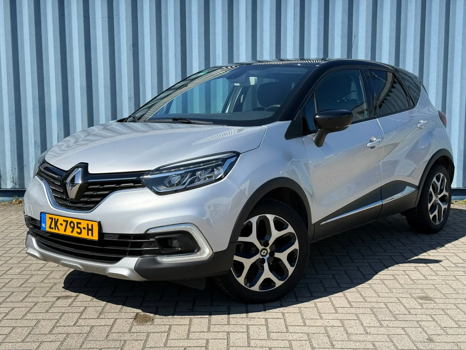Renault Captur (2018) — foto 1