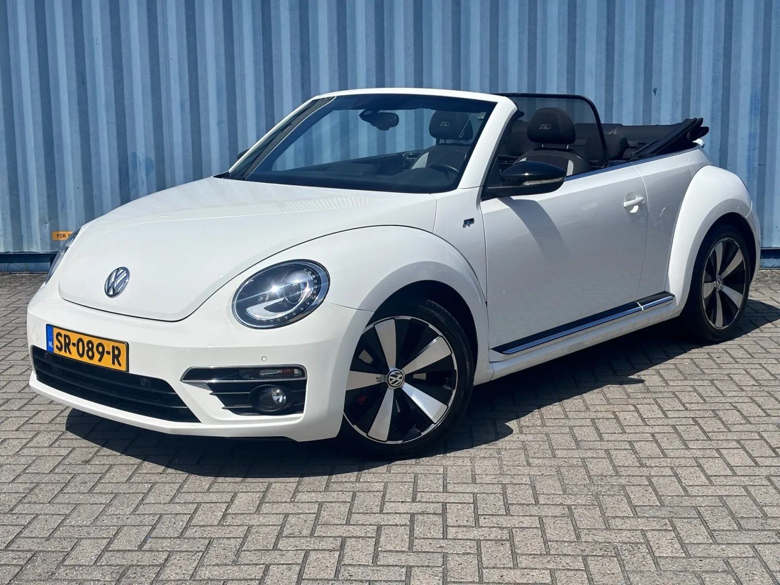 Volkswagen Beetle (2014) — foto 1