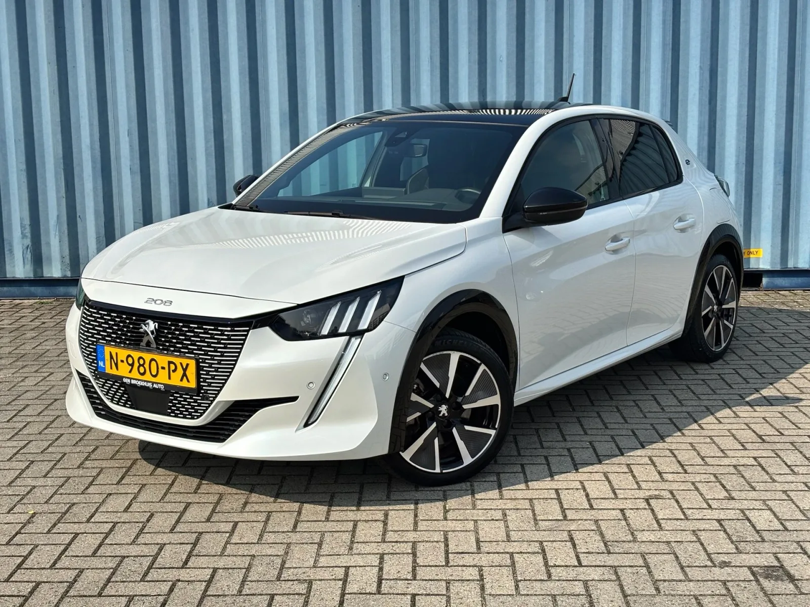 Peugeot e-208 (2021) — foto 1