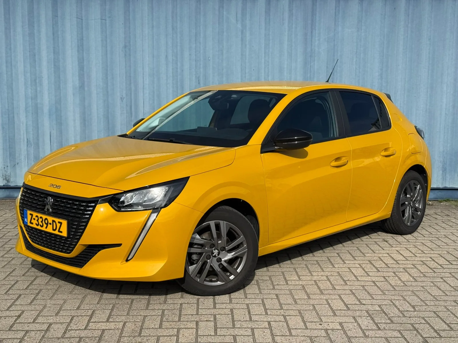 Peugeot 208 (2023) — foto 1