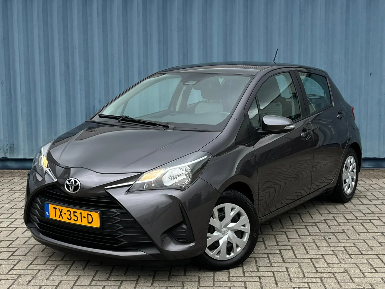 Toyota Yaris (2018) — foto 1
