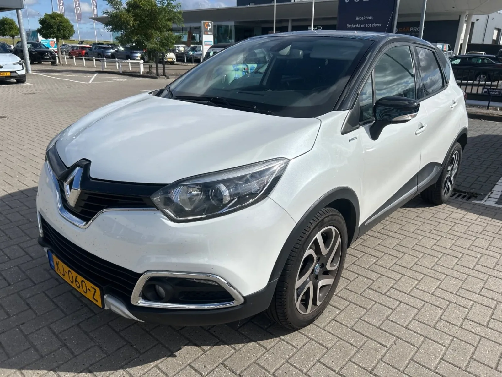 Renault Captur (2016) — foto 1