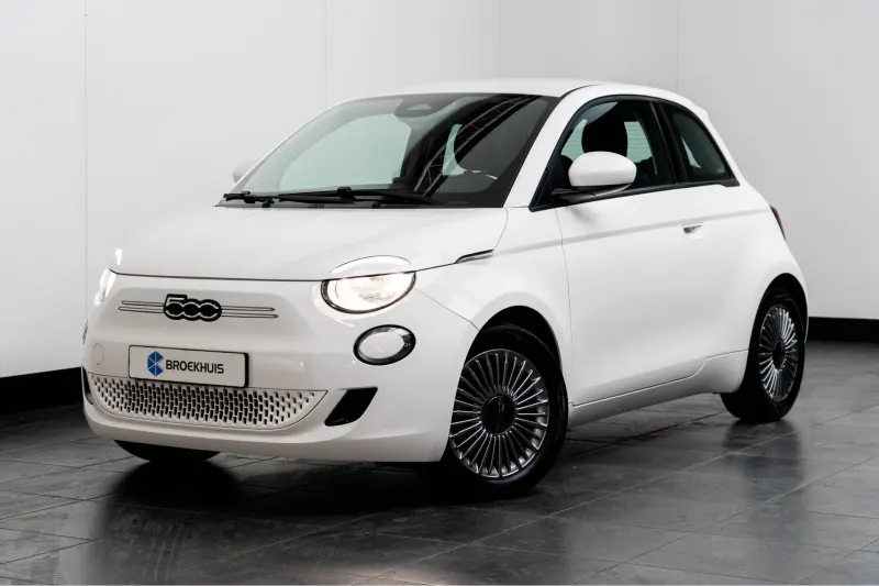 Fiat 500 (2023)