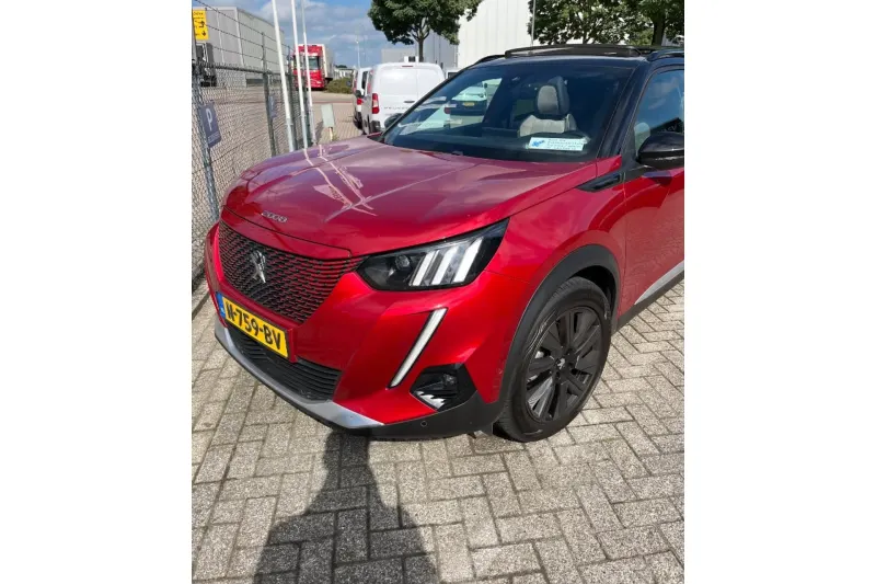 Peugeot e-2008 (2021)