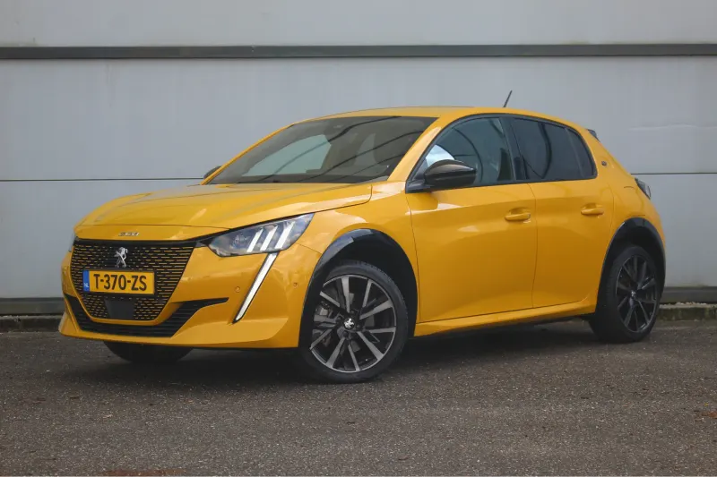 Peugeot e-208 (2023)