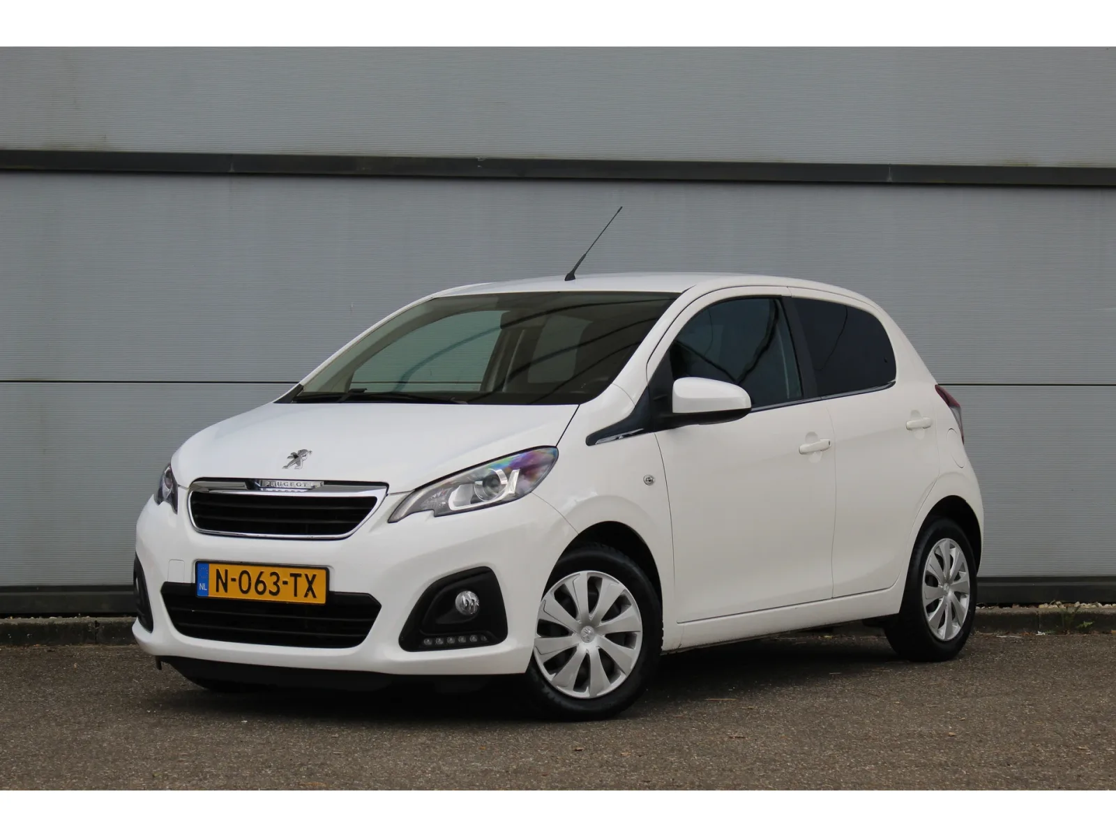 Peugeot 108 (2022) — foto 1