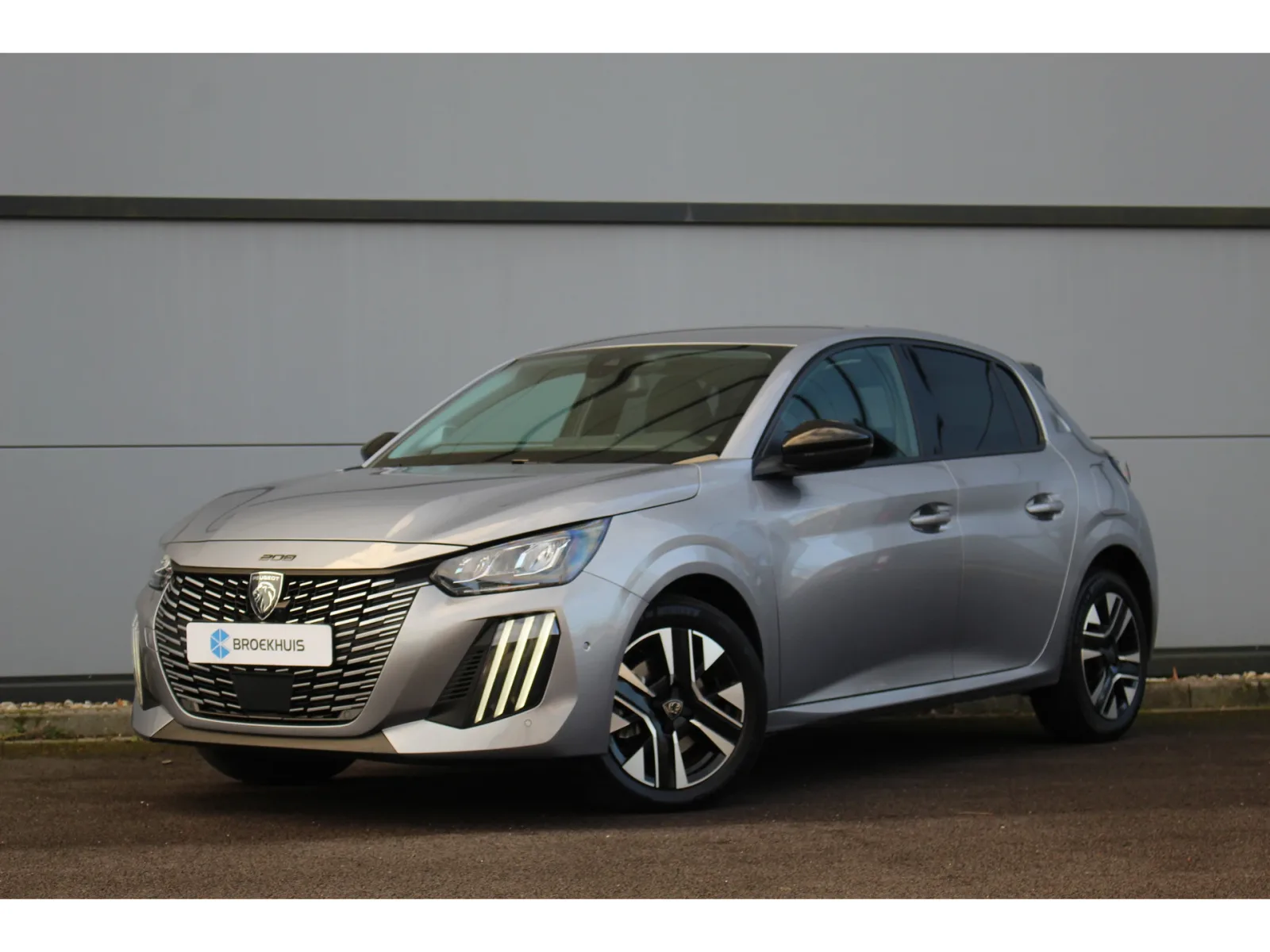 Peugeot 208 (2025) — foto 1