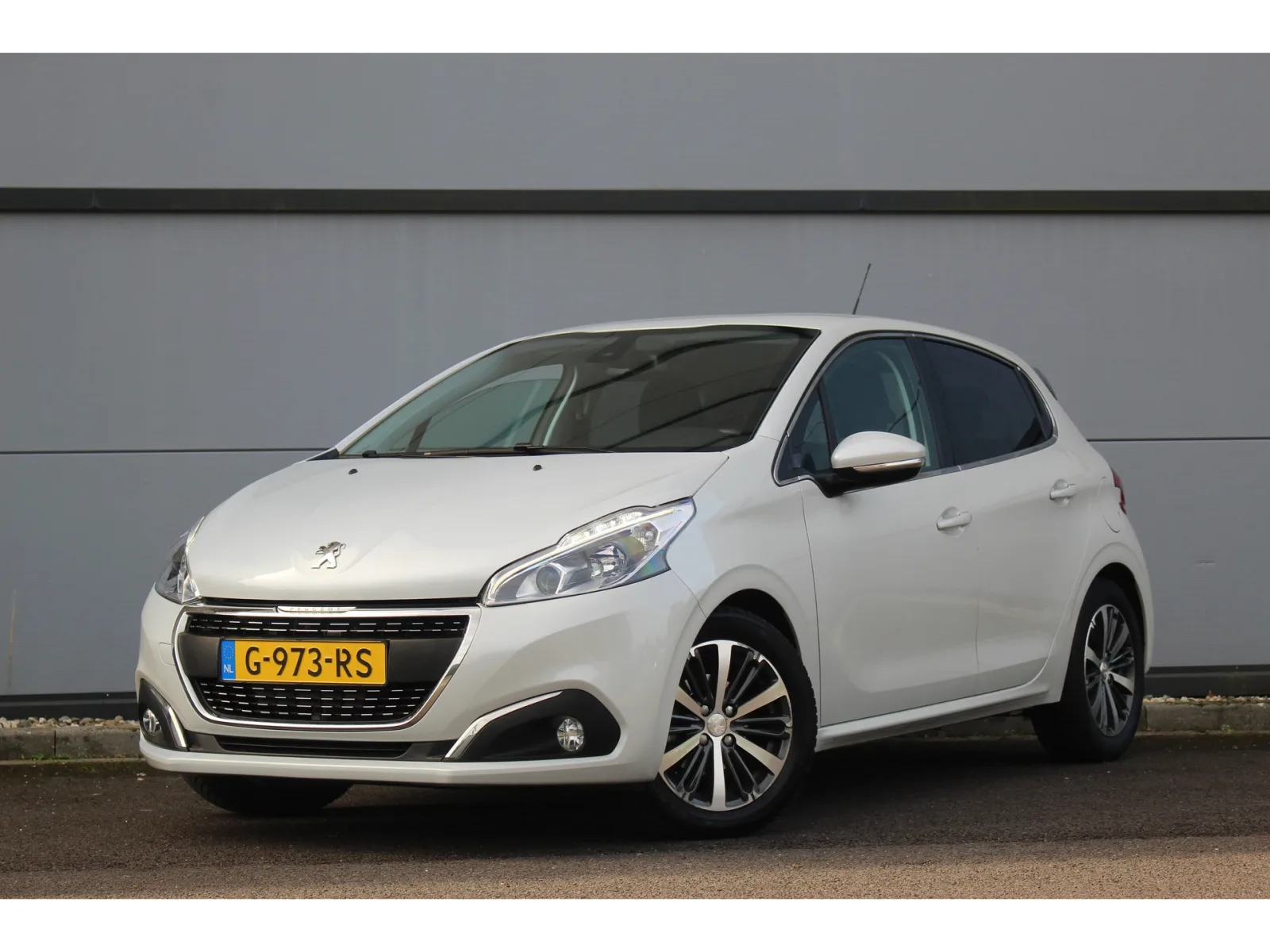 Peugeot 208 (2019) — foto 1
