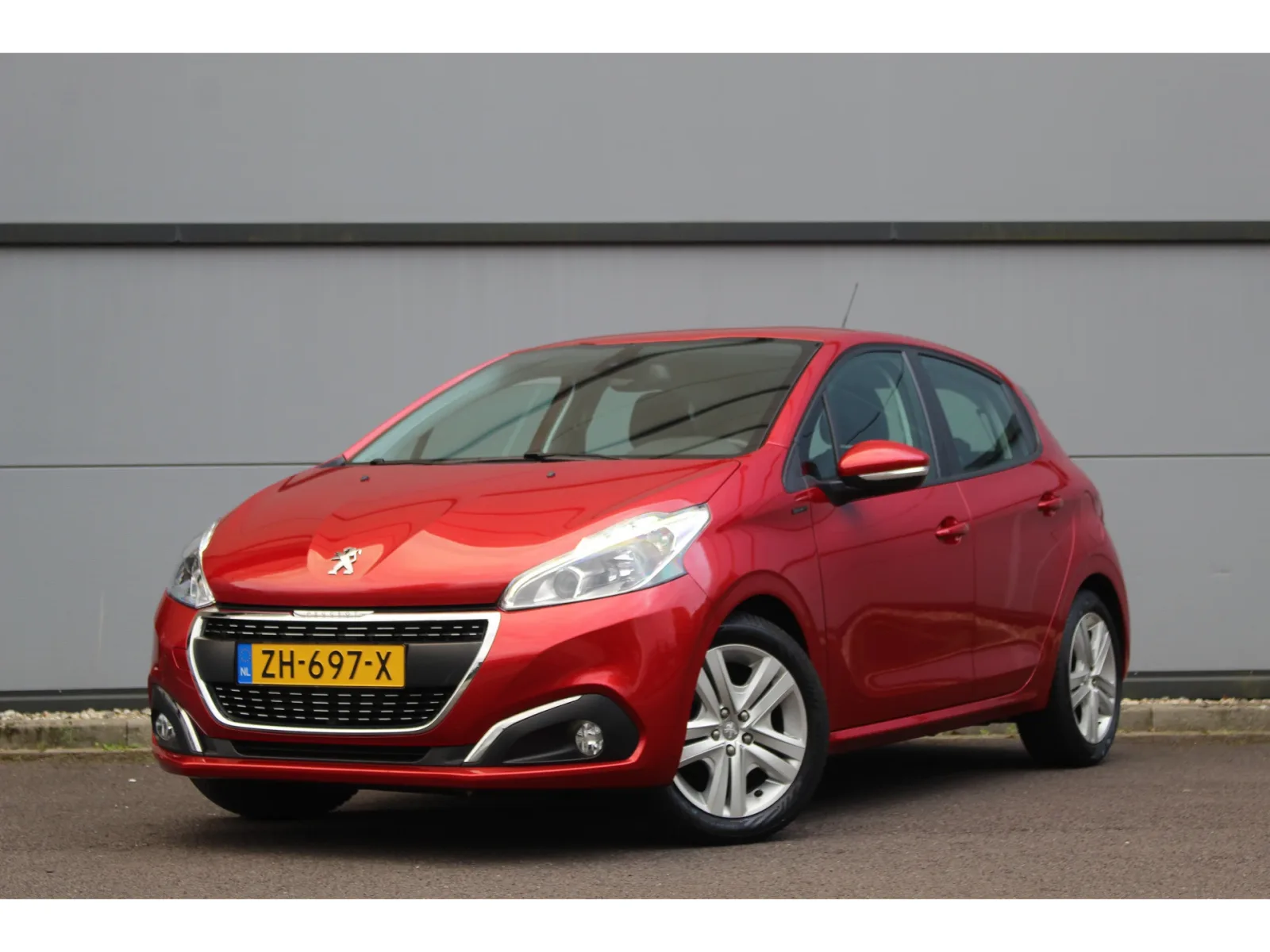 Peugeot 208 (2019) — foto 1