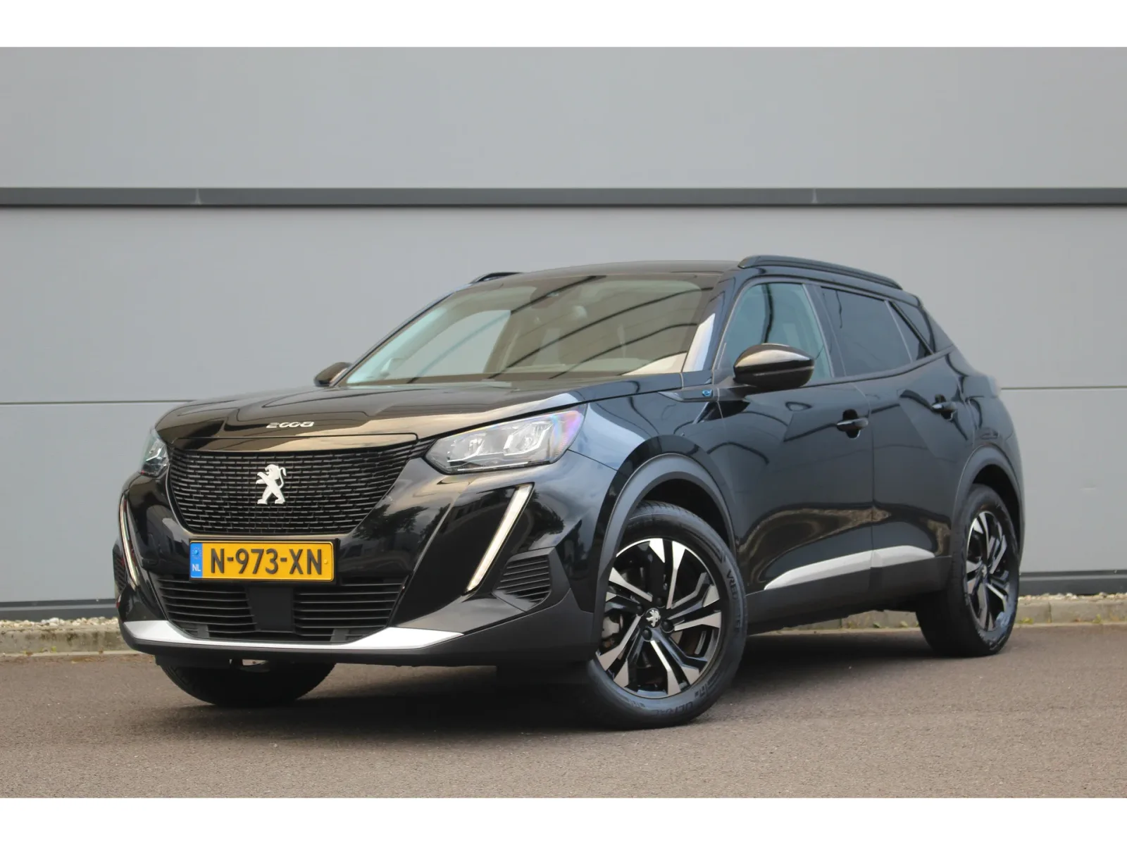 Peugeot e-2008 (2021) — foto 1