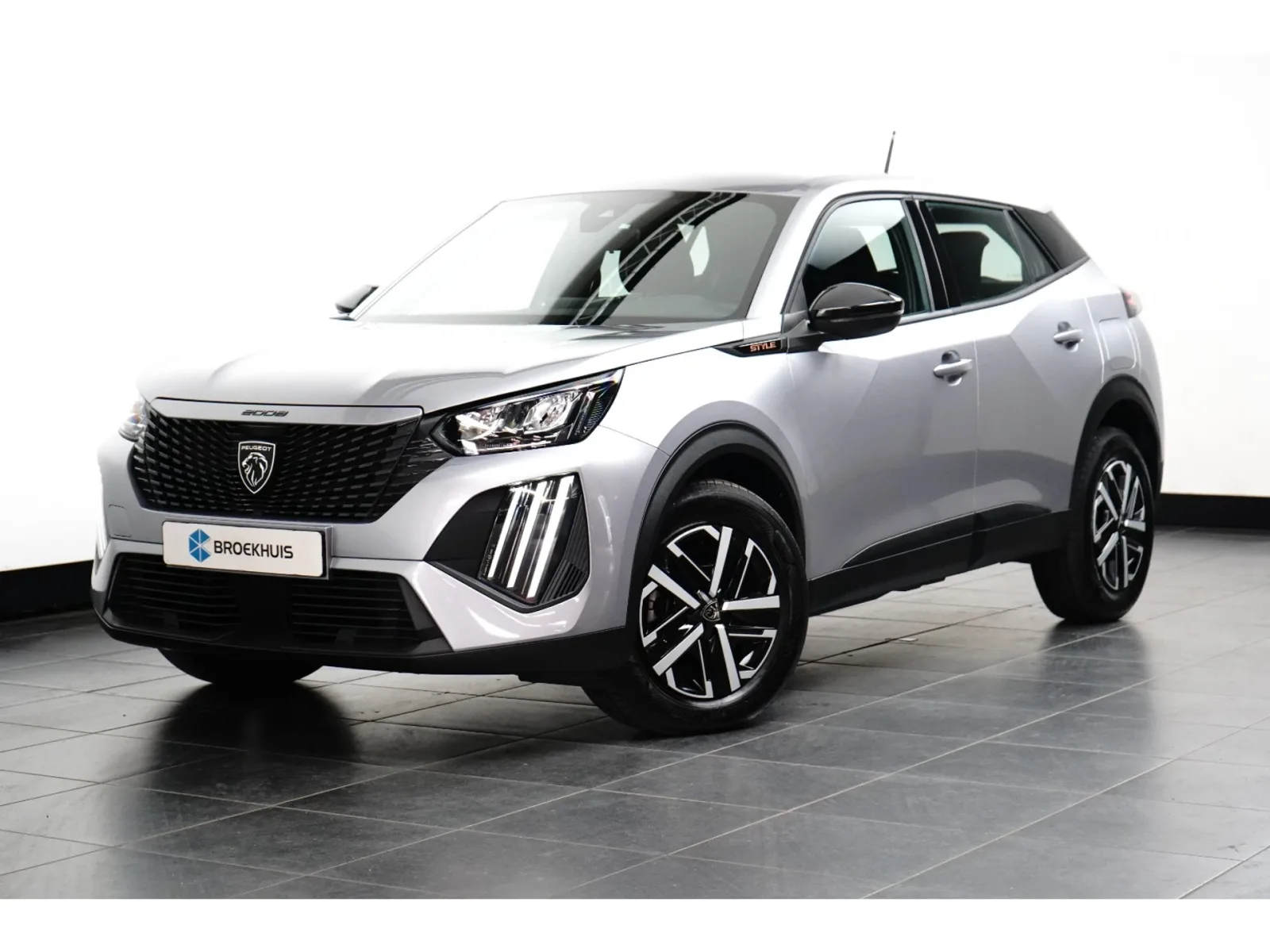 Peugeot 2008 (2025) — foto 1