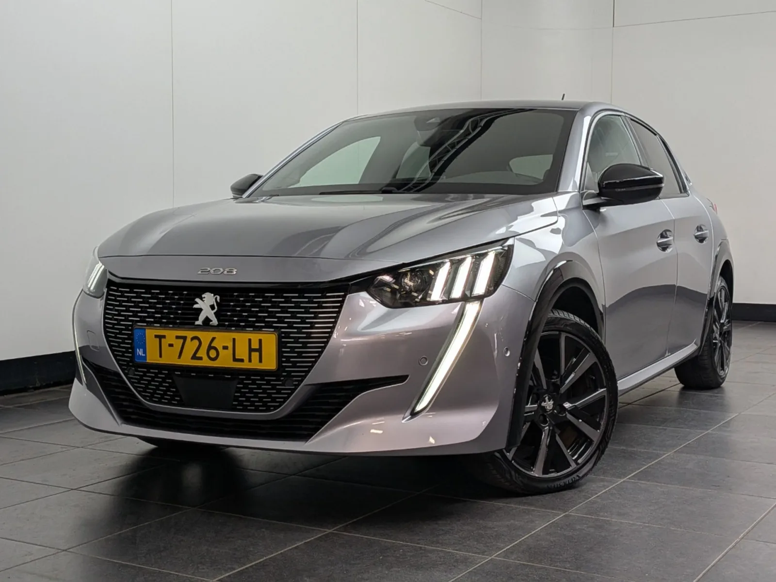 Peugeot e-208 (2023) — foto 1