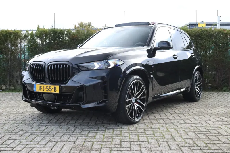 BMW X5 (2025)