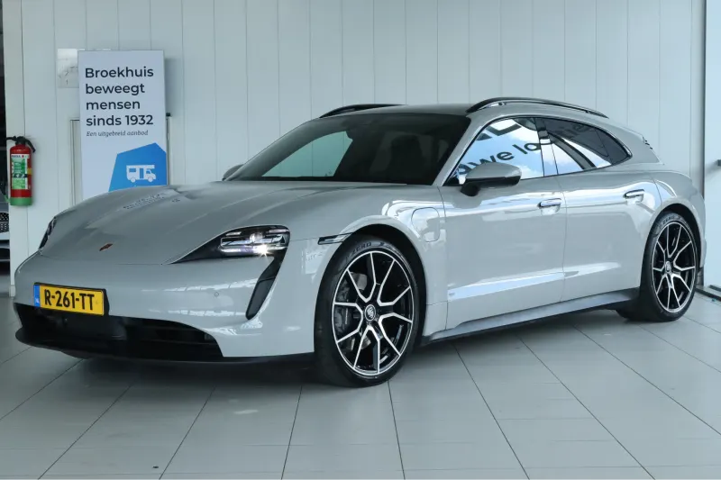Porsche Taycan (2022)