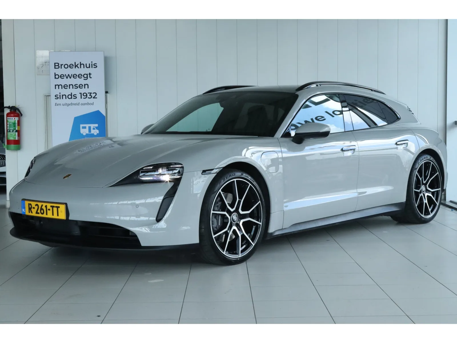 Porsche Taycan (2022) — foto 1