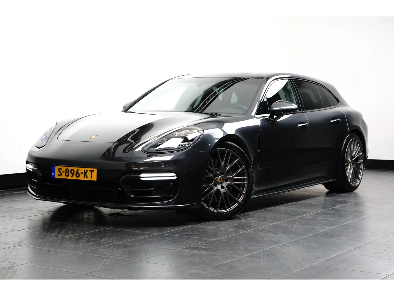 Porsche Panamera (2022) — foto 1