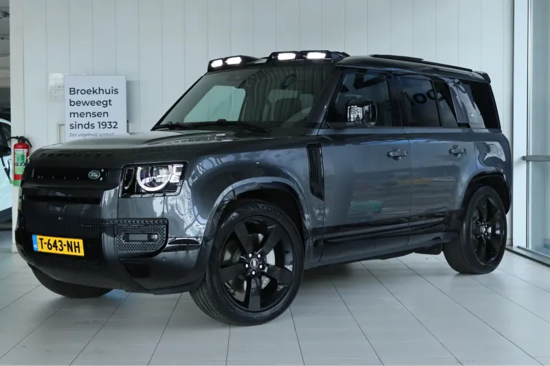Land Rover Defender (2023)