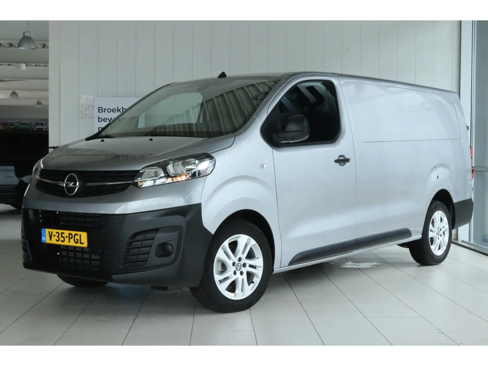 Opel Vivaro (2024) — foto 1