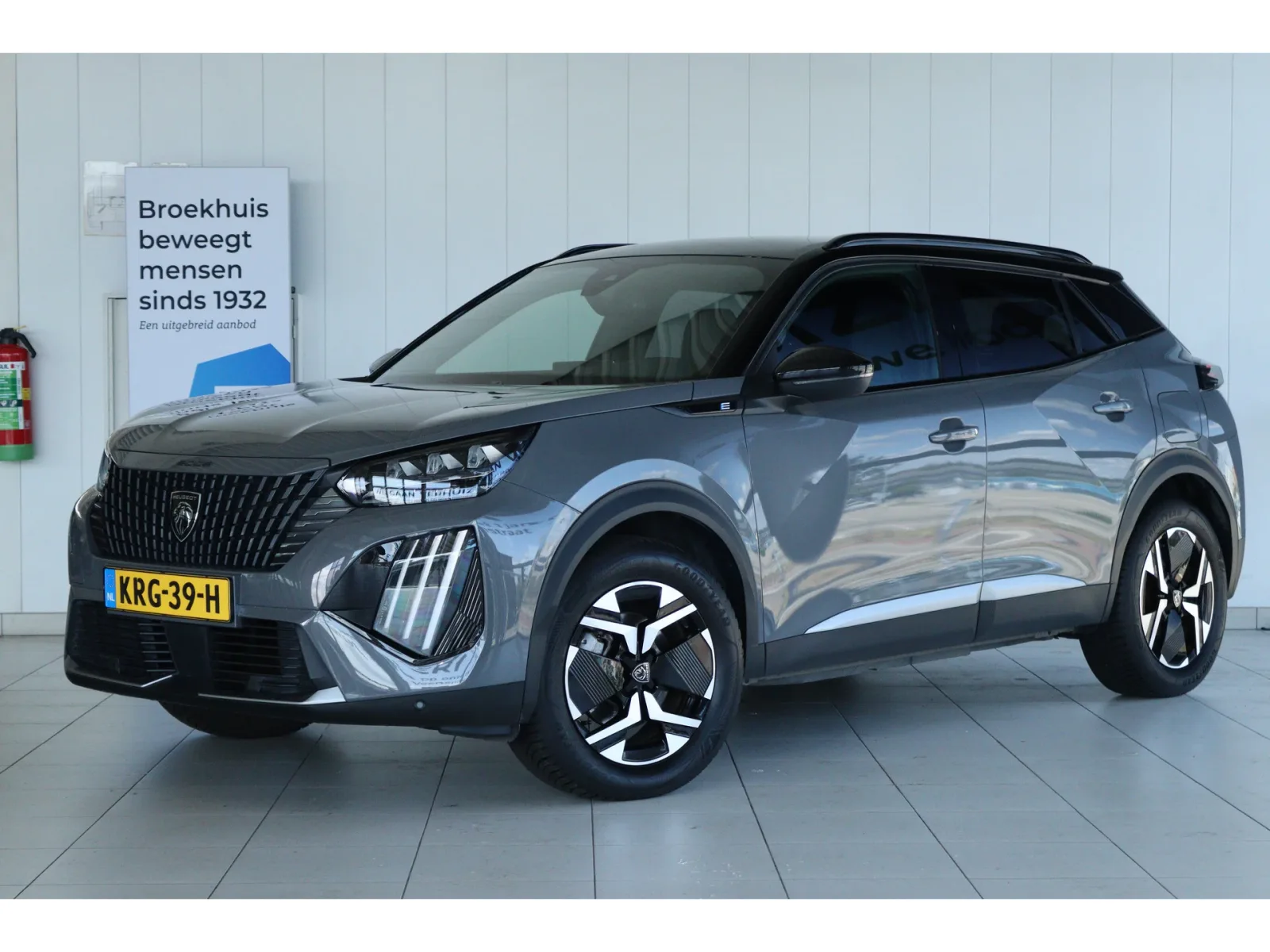 Peugeot e-2008 (2024) — foto 1
