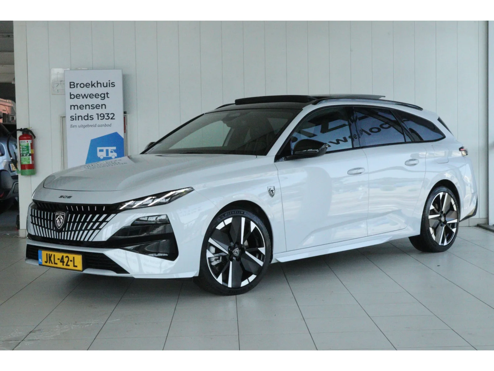 Peugeot 308 (2025) — foto 1