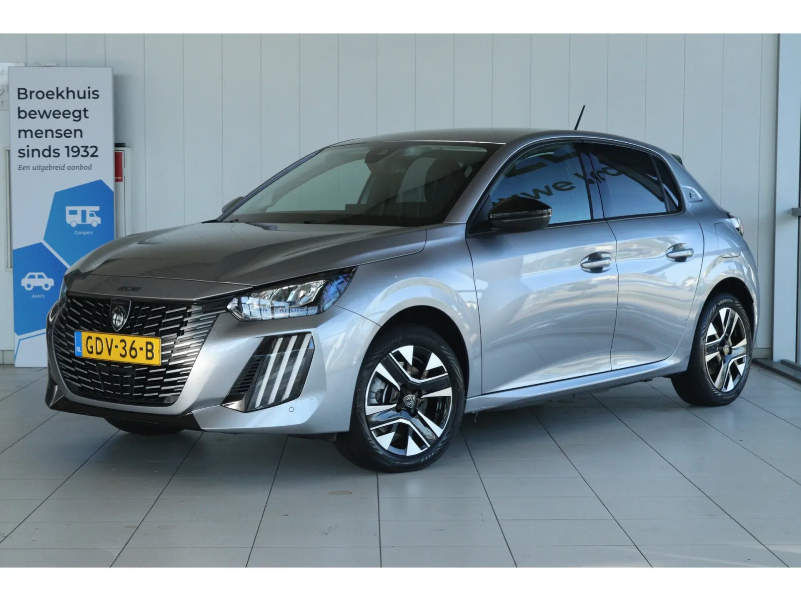 Peugeot e-208 (2024) — foto 1