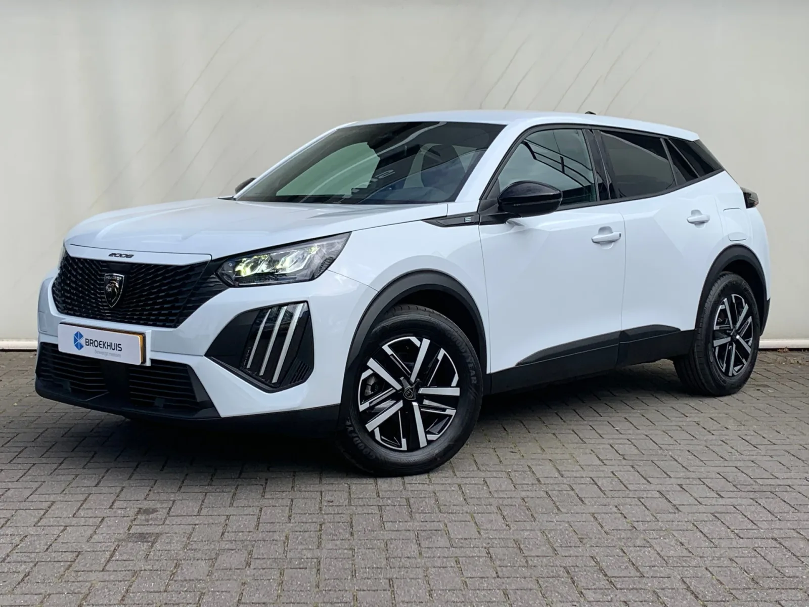 Peugeot e-2008 (2026) — foto 1