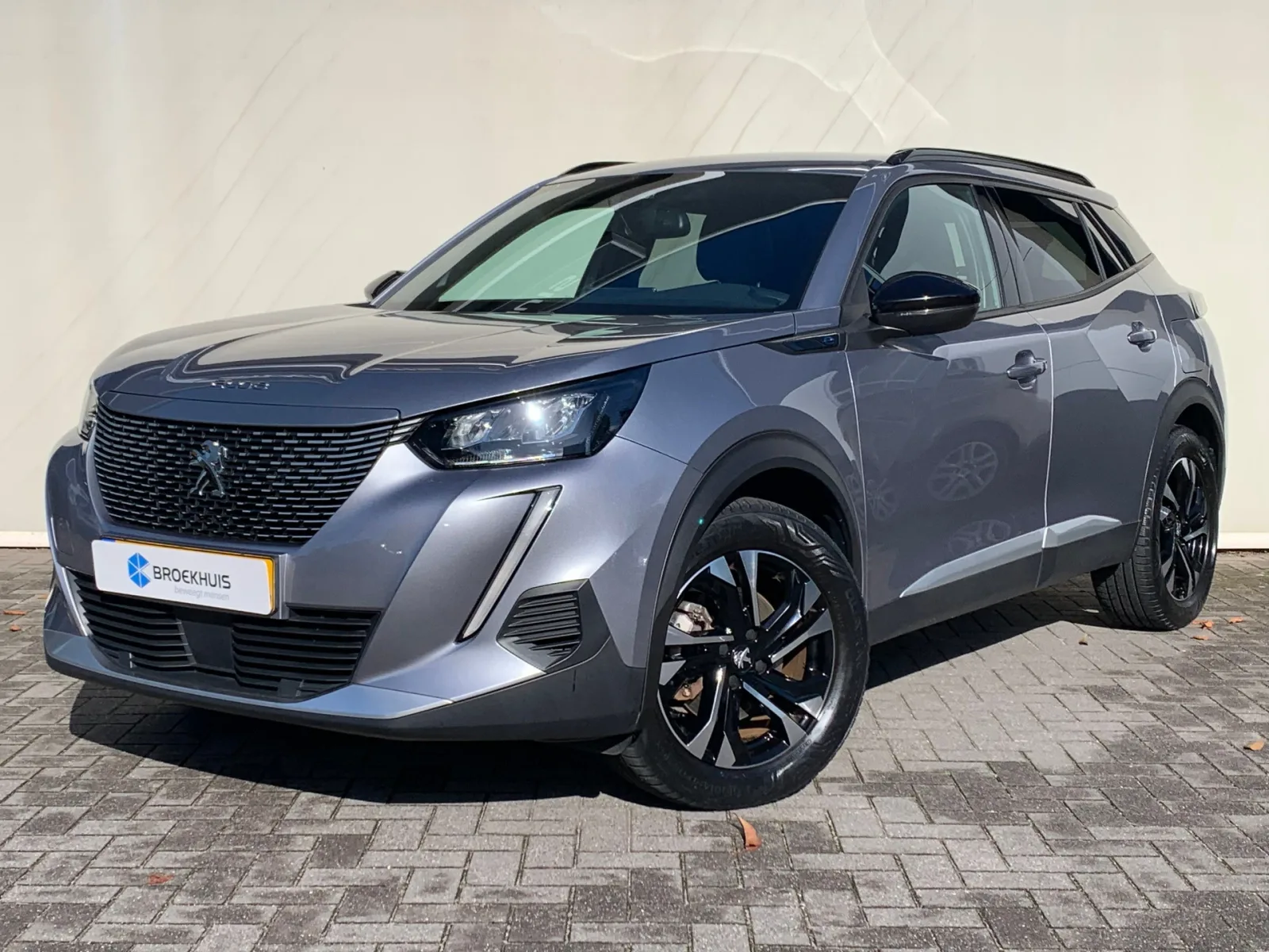 Peugeot e-2008 (2023) — foto 1